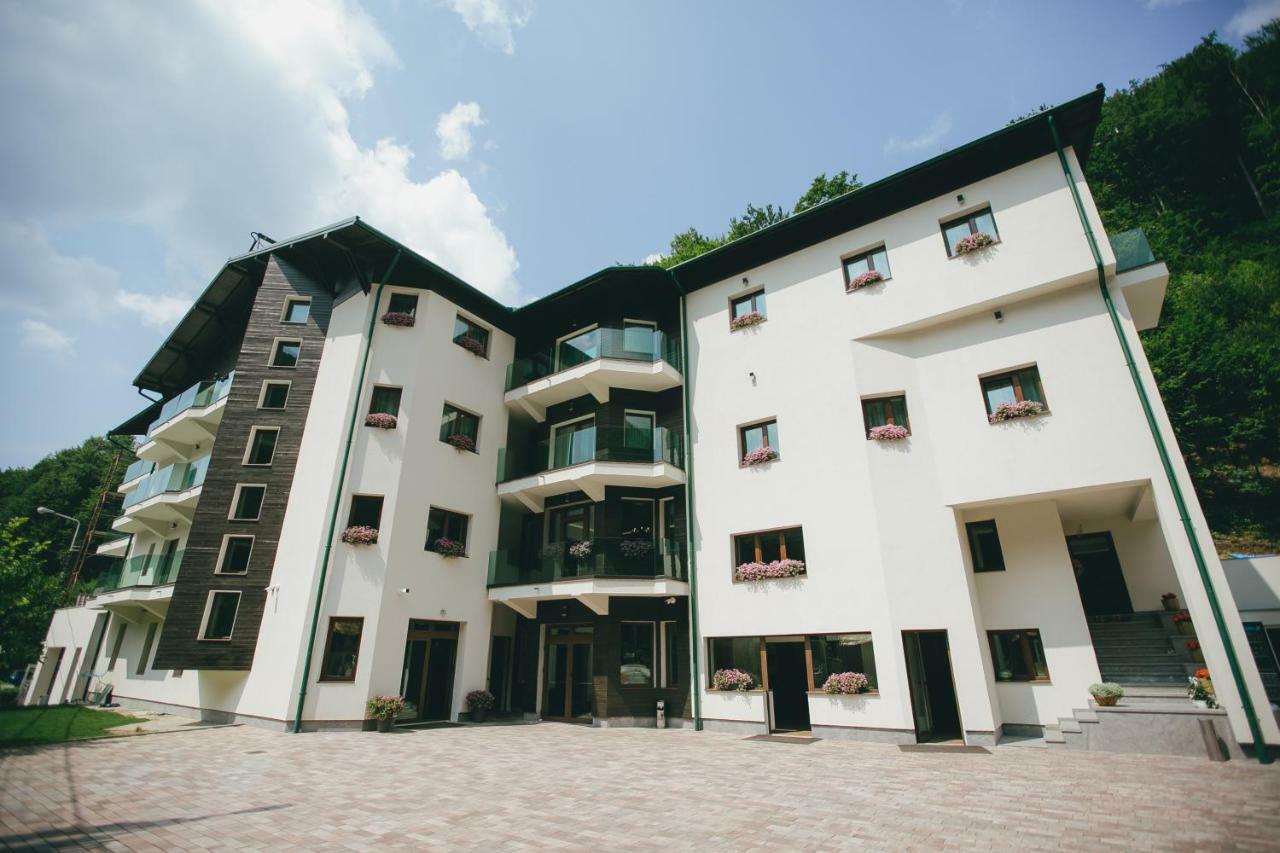 Lostrita - Pastravarie, Hotel & Spa Baia Mare Exteriör bild
