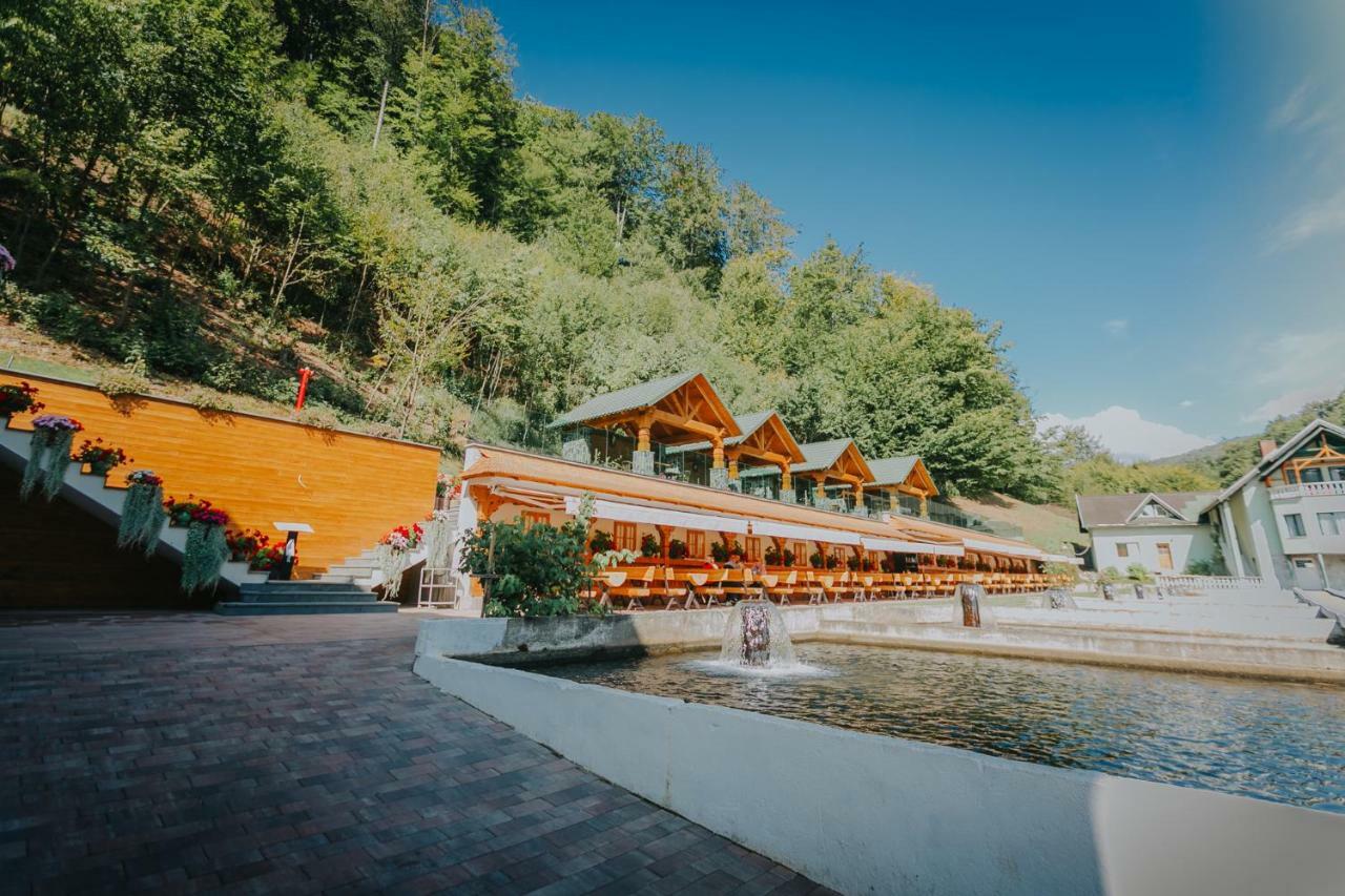 Lostrita - Pastravarie, Hotel & Spa Baia Mare Exteriör bild